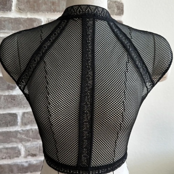 NWOT VICTORIA’s SECRET LACE TOP - Picture 1 of 5